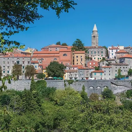 Apartment Nice In Labin W/ 2 Bedrooms