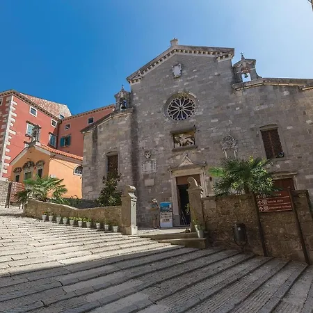 アパート Nice In Labin W/ 2 Bedrooms *